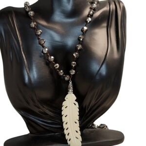 BPD Vintage 80s Black and Cream Bone Feather Pendant Necklace